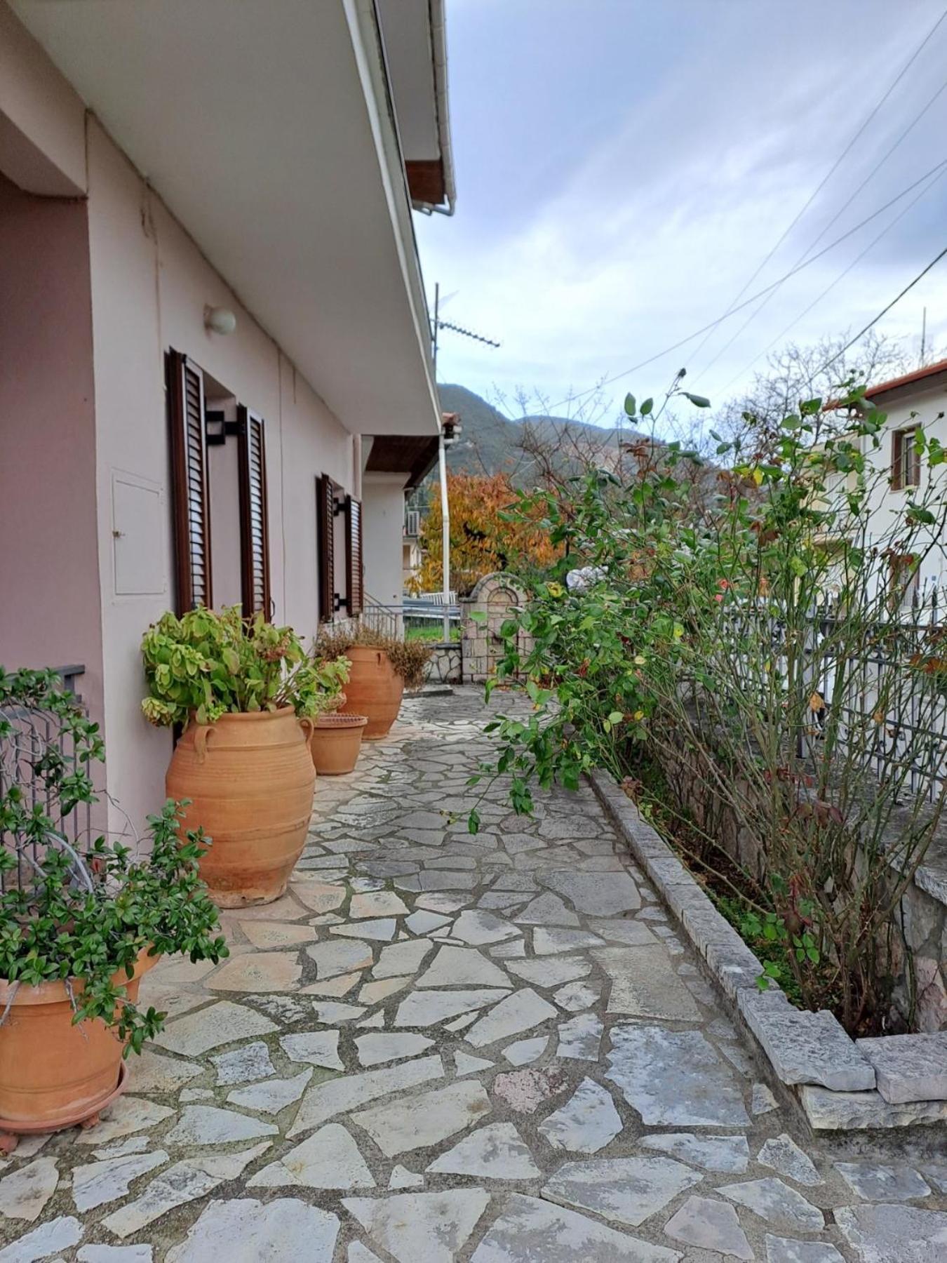 Kontolati's Mountain House Graviá